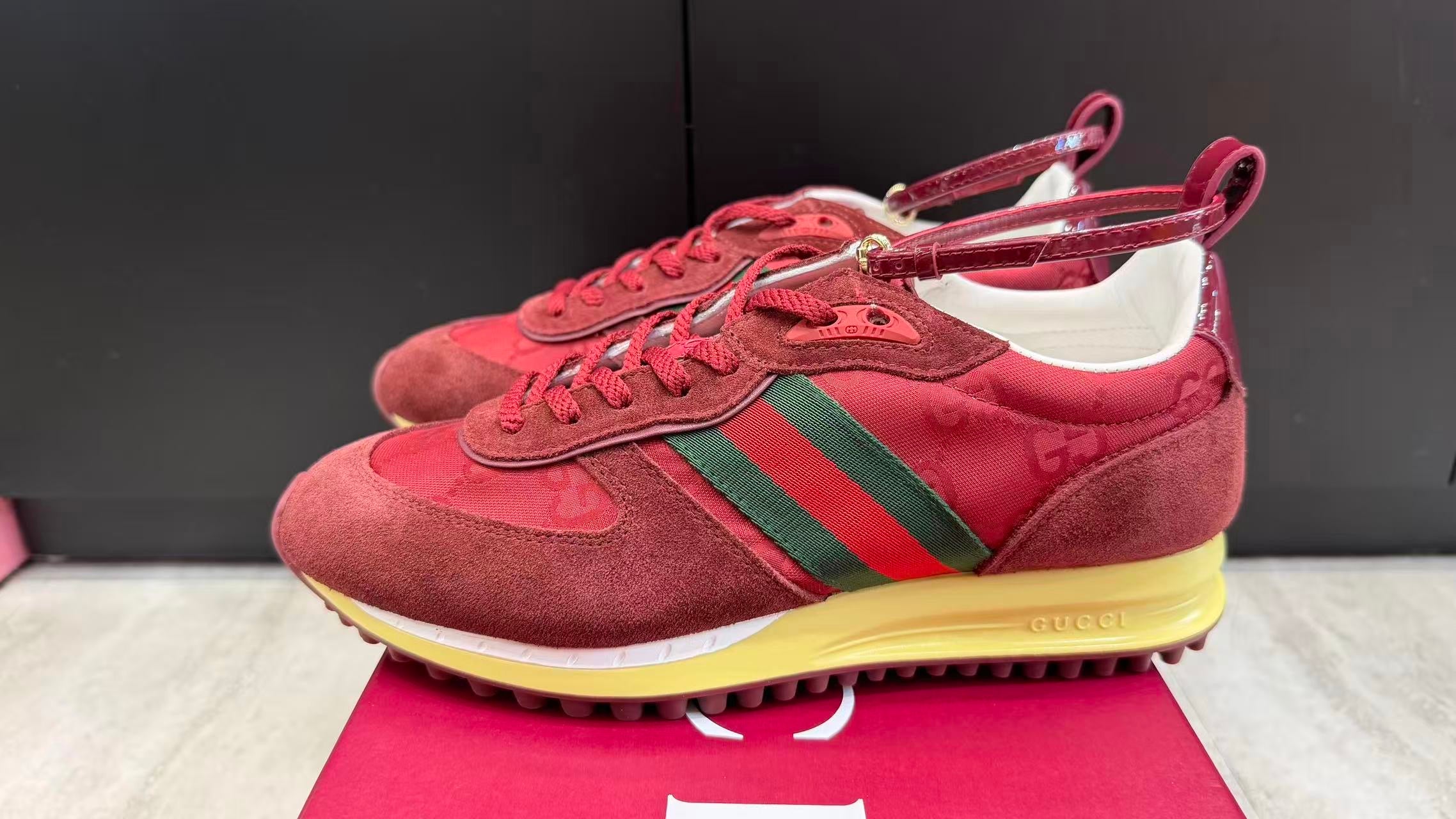 Signature Heritage Runner – Burgundy Red