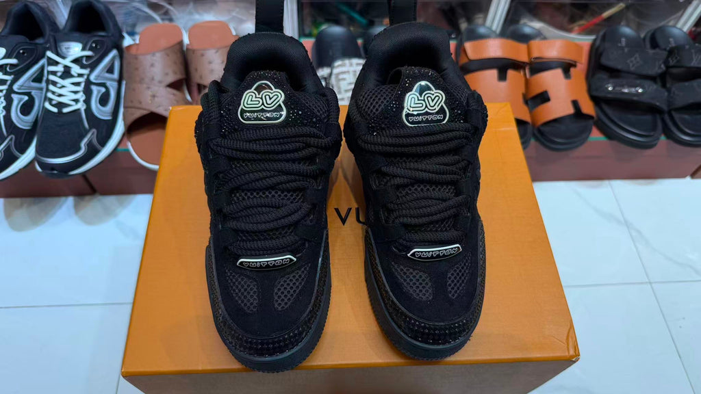 Signature Chunk Sneakers – Black Edition