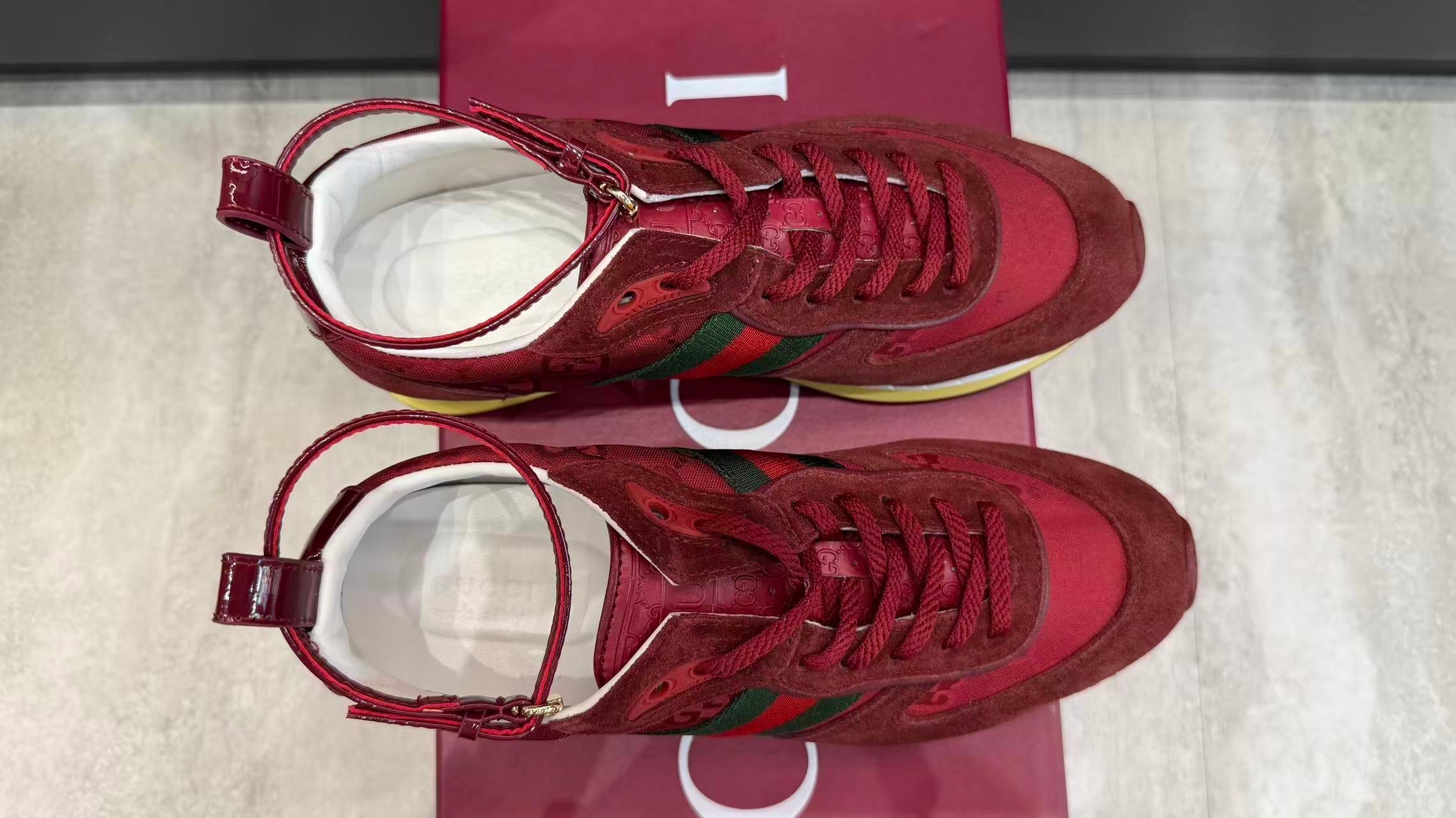 Signature Heritage Runner – Burgundy Red