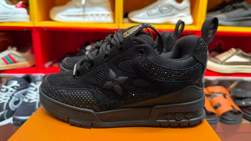 Signature Chunk Sneakers – Black Edition