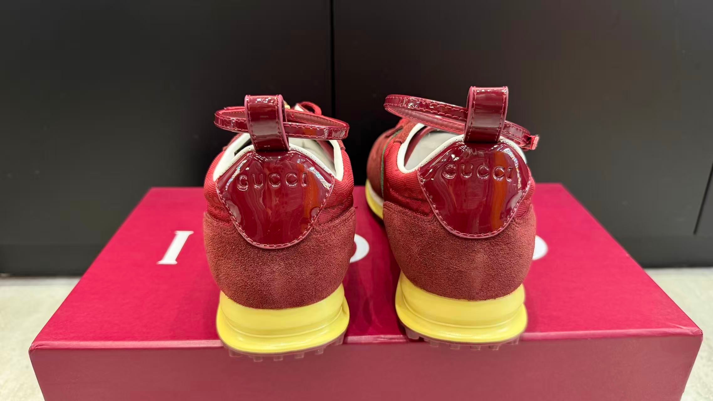 Signature Heritage Runner – Burgundy Red