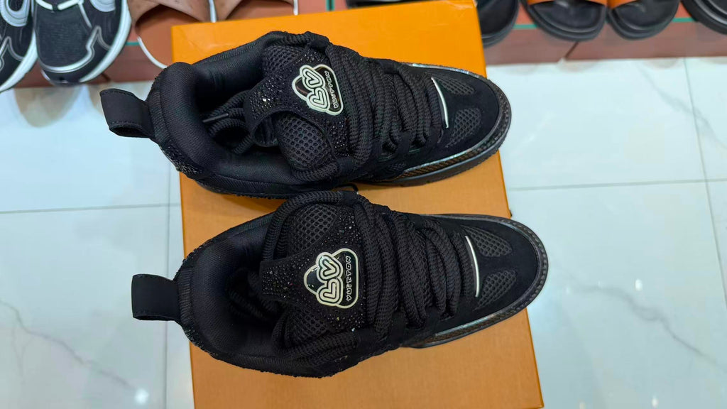 Signature Chunk Sneakers – Black Edition