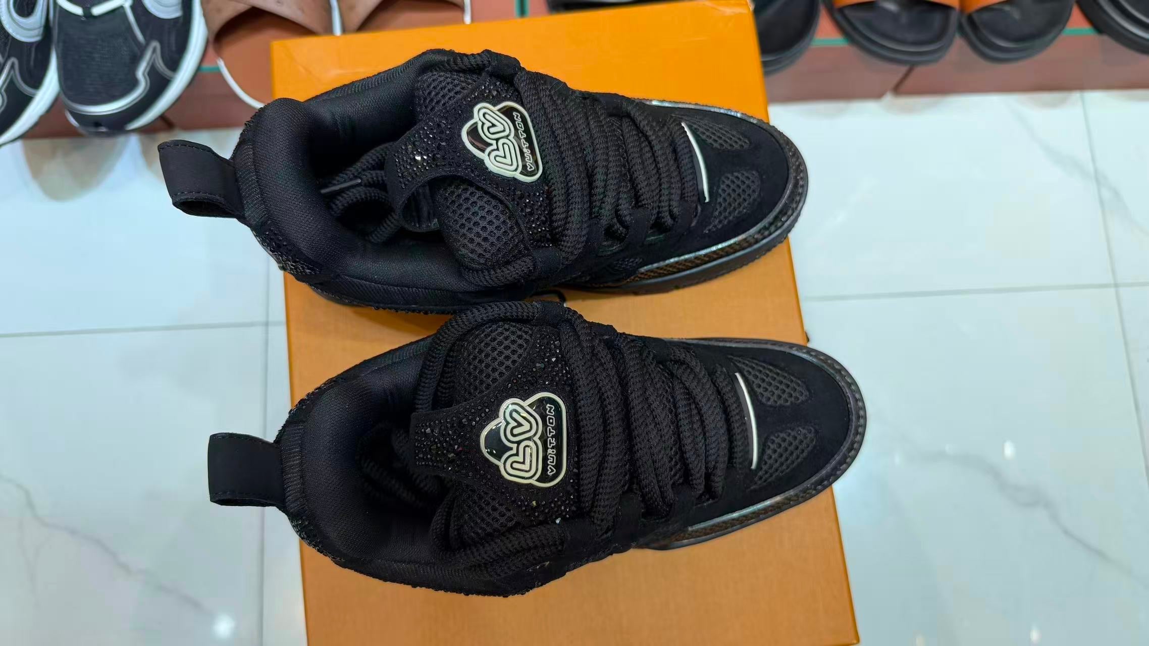 Signature Chunk Sneakers – Black Edition